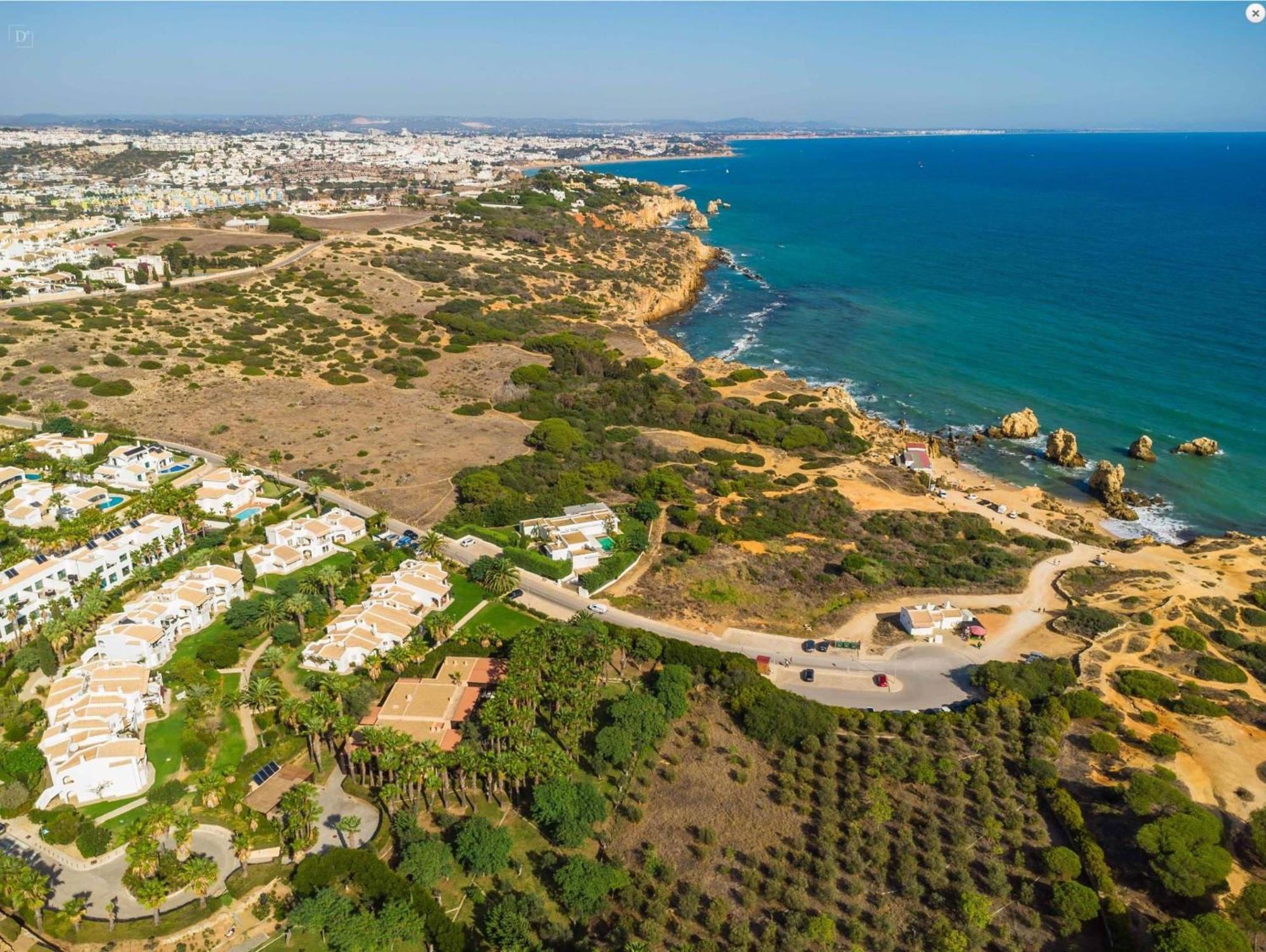 Beachside Bliss T2 With Pool & Access By Drago Albufeira
